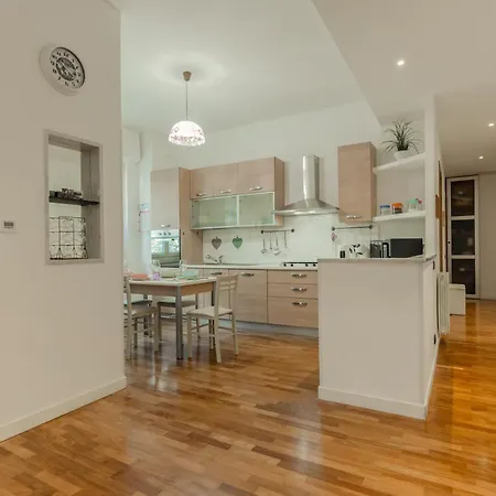 Guesthost - Casa Viviana Apartmán La Spezia