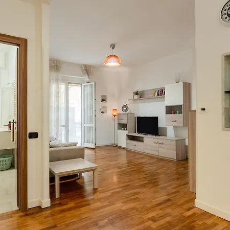 Guesthost - Casa Viviana Apartment La Spezia